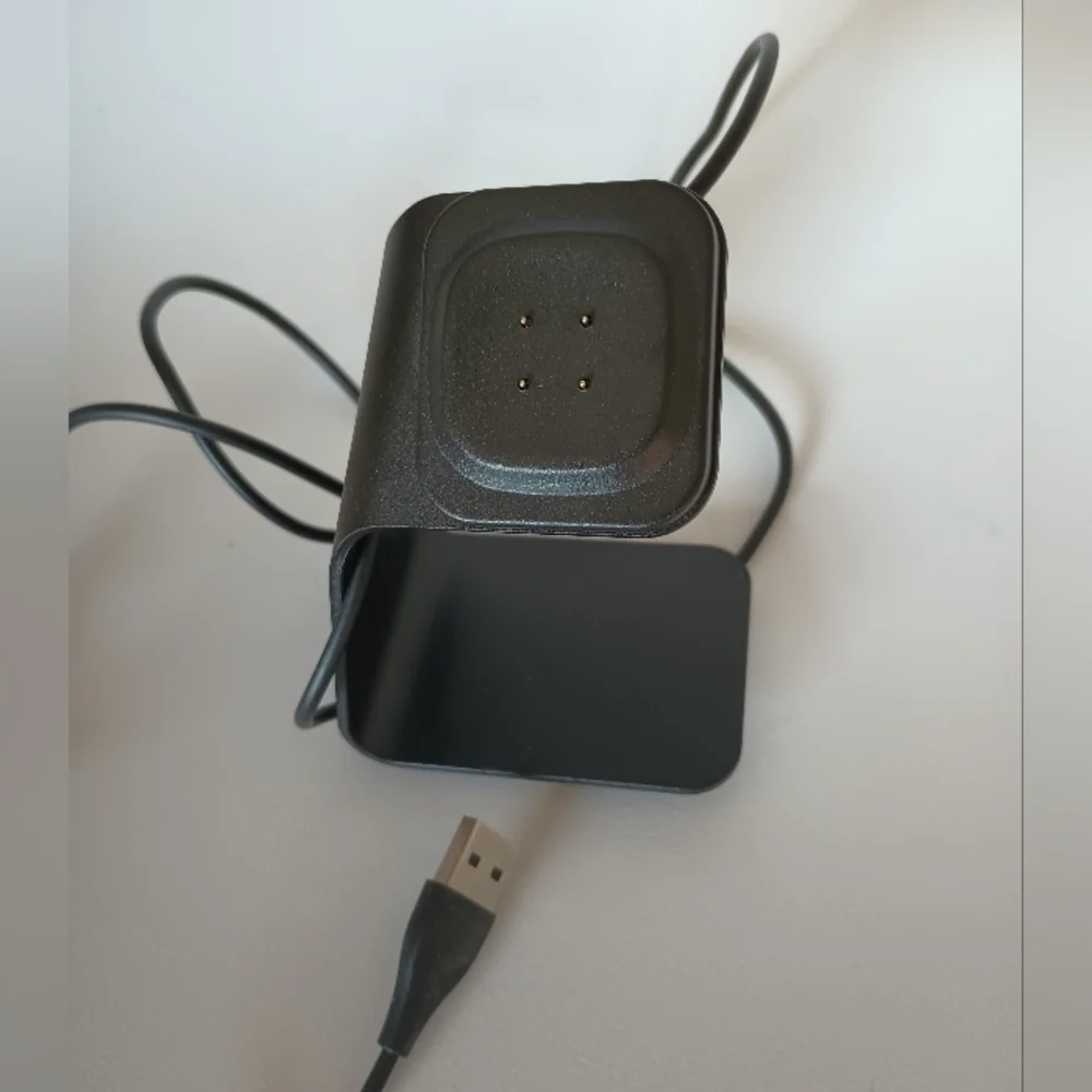 fitbit black minimalist